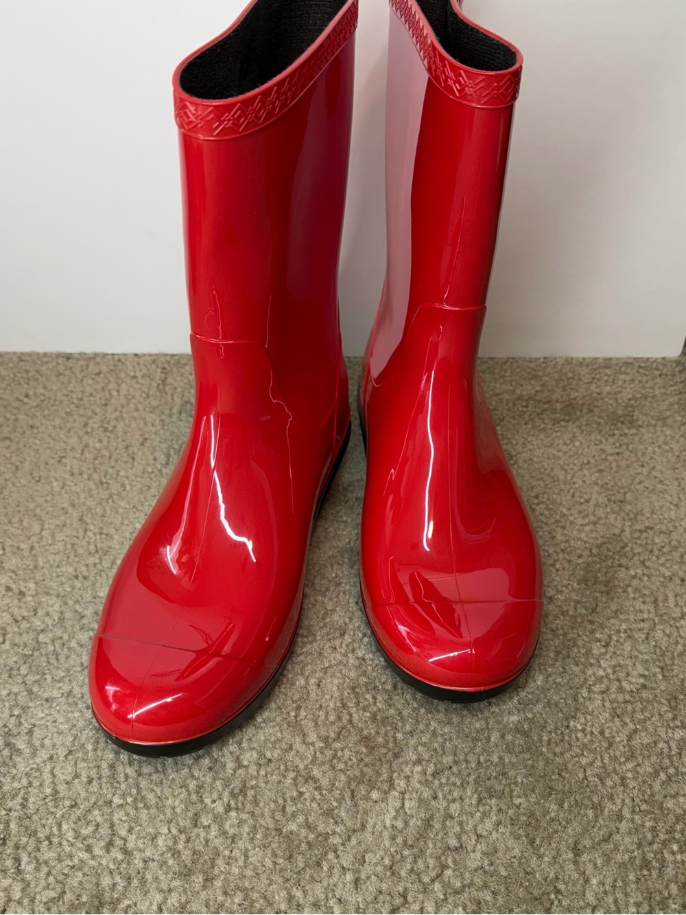 UGG Women's Glossy Red Rain Boots